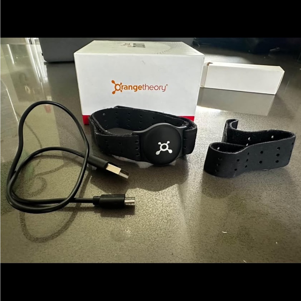 Orangetheory OT Beat Burn 2.0 Heart Rate Monitor plus Orangetheory Magnet